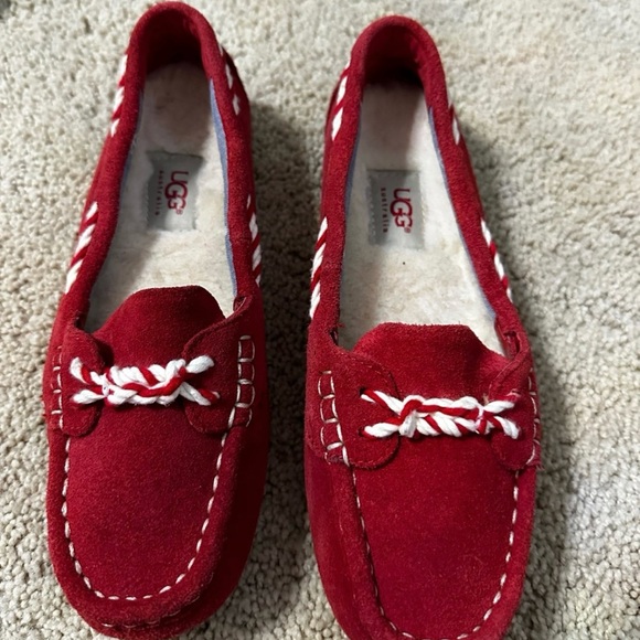 Red Genoa Ugg Slip-On Flats - Picture 1 of 4